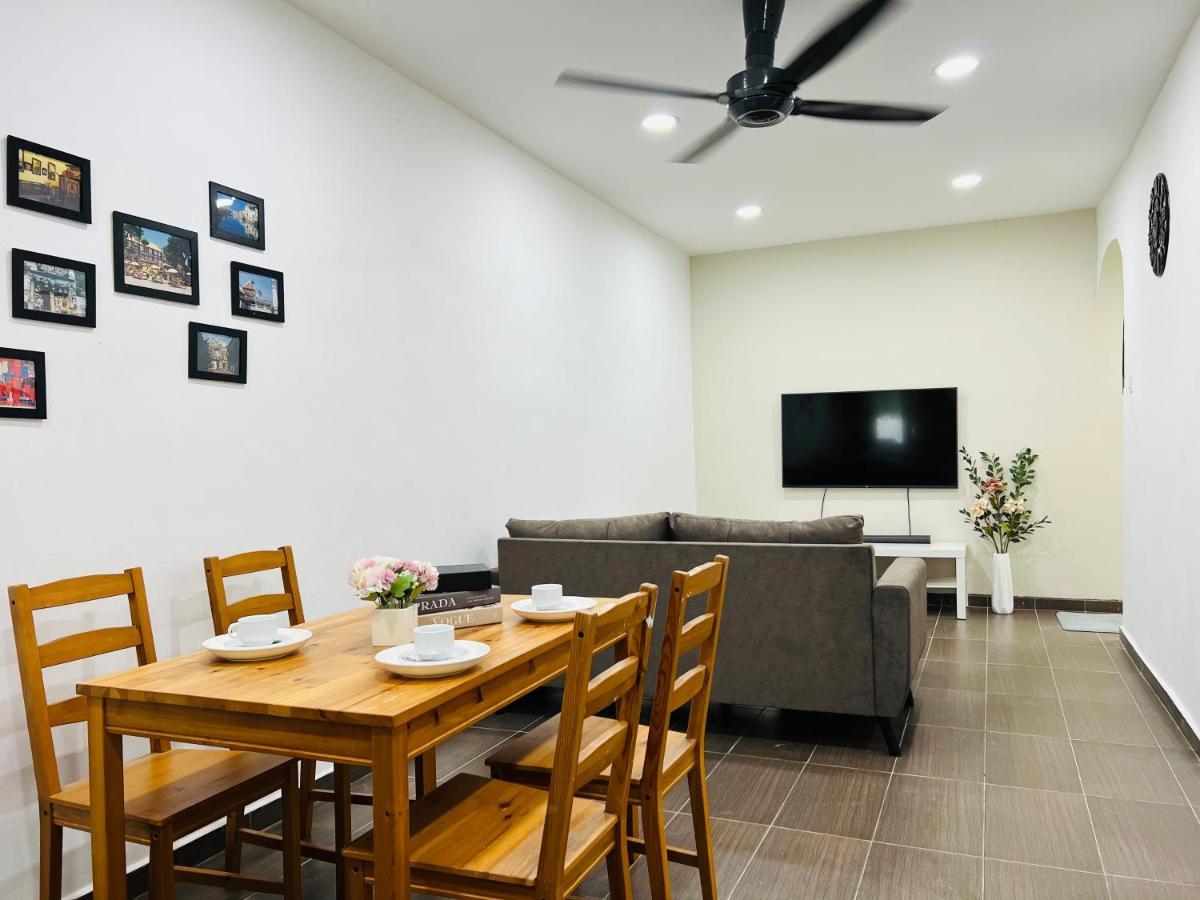 3 Bedroom Landed Beside Jonker Taman Kota Laksamana 150a By Myplace